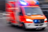 A7 nach Unfall komplett dicht: VW-Fahrerin kommt ums Leben