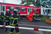 Person am Übergang von S-Bahn erfasst: S1 gesperrt
