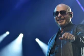 "Diese Motherf*cker!": Rapper Pitbull flippt auf Bühne aus und ätzt gegen Festhalle Frankfurt