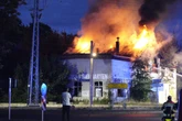 Gaststätte lichterloh in Flammen: Feuerwehr im Großeinsatz