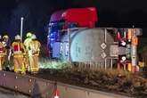 Gefahrgut-Laster stürzt auf Autobahn um: Feuerwehr tappt beim Inhalt lange im Dunkeln