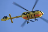 Lebensgefahr: Hubschrauber muss verletzten Radler in Klinik fliegen