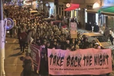 Ohne Männer, gegen sexuelle Gewalt: Über 600 Demonstranten ziehen durch die Neustadt