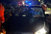 Plötzlich stand er auf der Spur: 17-Jähriger nach Kollision mit VW in Lebensgefahr