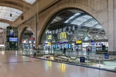 Mann randaliert im Hauptbahnhof: Was die Polizei bei ihm findet, ist schockierend