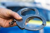 Aggressiver Ladendieb geht im Erzgebirge auf Polizisten los
