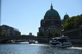 Bade-Alarm: Polizei stoppt Sprungwütige an der Spree