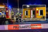 Explosion in Sparkassen-Filiale: Trümmer stecken in Fassade, Täter flüchten