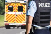 Man bei Unfall in Frankfurt schwer verletzt: Polizei sucht flüchtigen Scooter-Fahrer