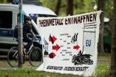 Aufruhr in Köln: Antikriegsbündnis blockiert Gebäude der Bundeswehr