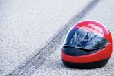 Hyundai-Fahrerin schert unbedacht aus: 64-jähriger Biker schwer verletzt
