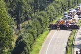 Mehrere Verletzte nach Reisebus-Unfall: Autobahn wieder frei