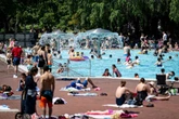 Bis zu 100.000 Besucher erwartet: Berliner Freibäder rechnen wegen Schwitze-Hitze mit Mega-Andrang