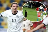 Mit seinem Schuh! DFB-Star schießt Schiri ab