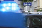 Mann bewirft Passanten mit Kot: Dresdner Polizist im Dienstfrei greift ein