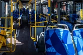 Chemnitz: Frau in Bus attackiert, Tatverdächtiger verletzt Polizisten