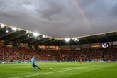 Jeden Morgen riesige Löcher im Platz: Bedroht Rattenplage WM-Quali-Spiel?