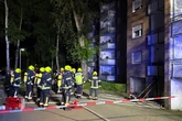 Mitten in der Nacht: Aufregung in Wohnkomplex - Dichter Rauch dringt aus Tiefgarage