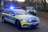 Kinder laufen Hyundai-Fahrer in Chemnitz vors Auto