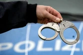 Aggressiver Ladendieb beißt Mitarbeiter beim Fluchtversuch