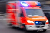 Notruf von außerhalb der Hansestadt: Drei Personen mit Vergiftung in Hamburger Wohnung entdeckt