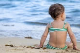 Miese Masche im Urlaubsparadies: So filmen Männer heimlich Kinder an Stränden
