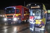 Straßenbahn springt am Postplatz aus dem Gleis: Feuerwehr im Einsatz