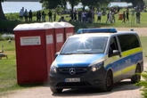 Mann springt aus Gebüsch und verprügelt Abi-Party-Teilnehmer