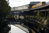 Rettungskräfte fischen Mensch aus Landwehrkanal