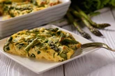 Super cremiger Spargel-Kartoffel-Auflauf: So einfach gelingt dieses Frühlingrezept