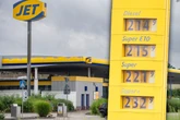 Tanken tut wieder richtig weh! Spritpreise klettern über die 2-Euro-Marke