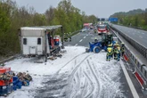 Mit Motoröl beladener Lkw fackelt auf Autobahn ab: Osterreiseverkehr massiv beeinträchtigt!