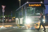 Mann von Bus erfasst und halbe Stunde eingeklemmt: Lebensgefahr!