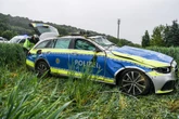 Polizeistreife überschlägt sich mehrfach bei Einsatzfahrt: Zwei Beamte verletzt