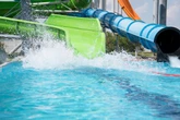 Schock bei Gruppenausflug: Kind ertrinkt in Wasserpark
