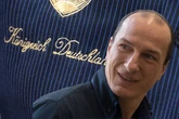 "Reichsbürger"-Gruppe angeklagt: Gründer Peter Fitzek und Komplizen kommen vor Gericht