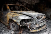 Mercedes-Reparatur endet in Flammeninferno: 15-Jährige entgeht knapp dem Tod