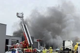 Explosion von Tanklastzug: Mehrere Verletzte, riesige Rauchwolke