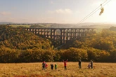 Mega-Zipline in Sachsen geplant: Mit 70 km/h durch die größte Ziegelbrücke der Welt