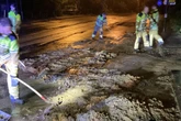 Starkregen zieht über Dresden hinweg: Feuerwehr muss Straßen von Geröll befreien