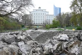 Riesige Schlamm-Berge in Leipzig: Handelt es sich hier wirklich noch um einen Teich?