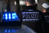 Frau von Messer-Mann attackiert: Polizisten greifen in letzter Sekunde ein