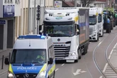 Demo-Zug mit 160 Traktoren, Lastern und Autos bringt Verkehr in Stuttgart ins Stocken
