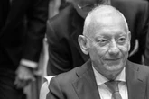 Unfall oder nicht? Milliardär stürzt in den Tod: Jetzt rückt sein Sohn in den Fokus der Ermittler!