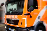 Wasserschaden legt mehrere Gebäude lahm: Feuerwehr rettet betroffene Intensivpatienten!
