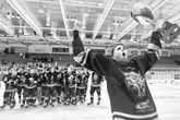 Eishockey-Talent (†19) stürzt im Urlaub vom Balkon und stirbt