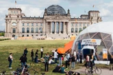 "Neue Generation" öffnet besonderen Lostopf und kündigt Protestwelle an