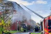 Großeinsatz! Küchenbrand ruft Feuerwehr auf den Plan