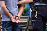 Frau von Mann im Zug verprügelt: Passagiere schreiten ein
