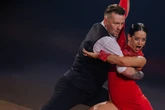 Schock kurz vor Finale! "Let&#039;s Dance"-Star wegen Halsverletzung im Krankenhaus